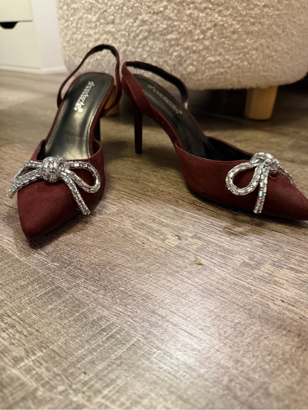 ShoeDazzle Burgundy Rhinestone Bow Slingback Heels Size 7 NWOT